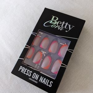 ✨ Betty Cora Nude and Pink Press On Nails